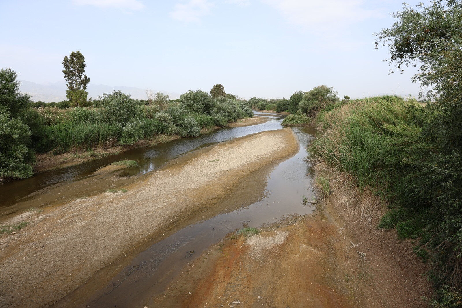 10 yıl &ouml;ncesine kadar taşkınlarla g&uuml;ndemde olan nehir, şimdilerde suya hasret - 1. Resim