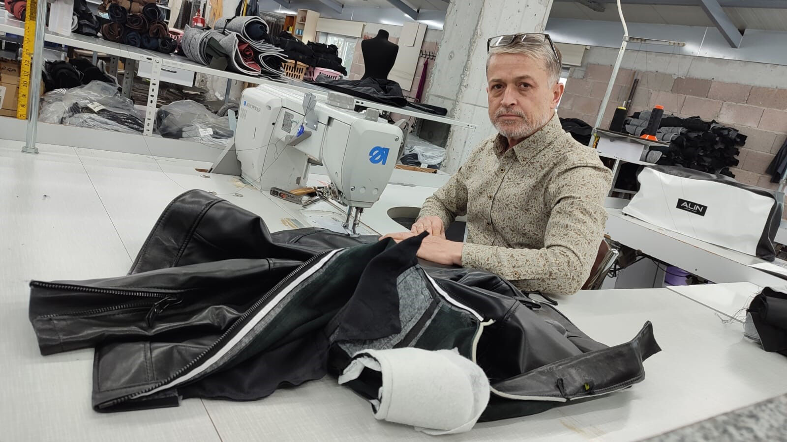 2000'li yıllarda attığı adım hayatını değiştirdi! Herkes iflas ederken o dünyaya açıldı 2000'li yıllarda attığı adım hayatını değiştirdi! Herkes iflas ederken o dünyaya açıldı - 1. Resim