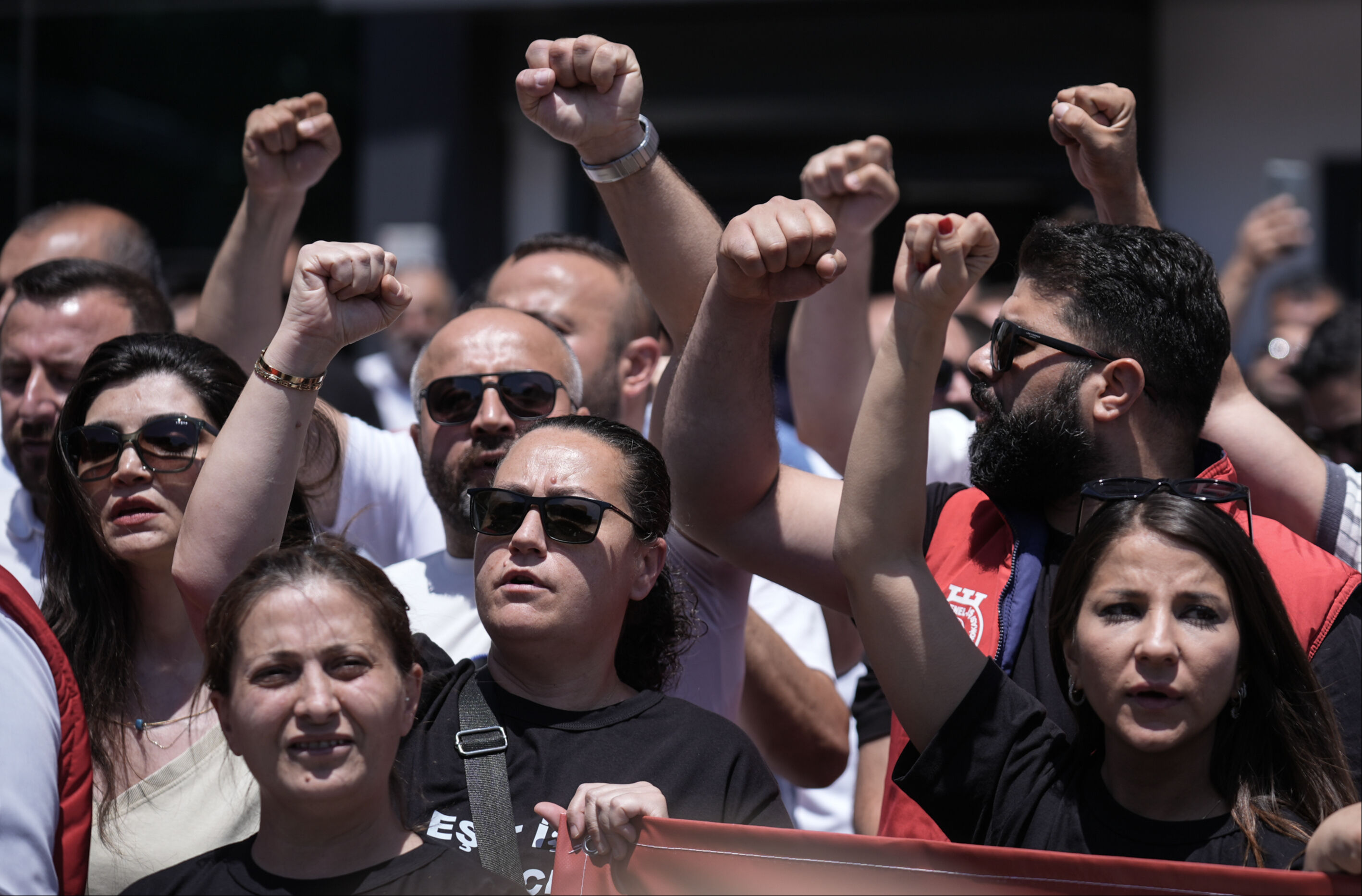 23 bin kişi greve gidiyor... İzmir'de hayat 28 Mayıs'ta duracak! - 2. Resim