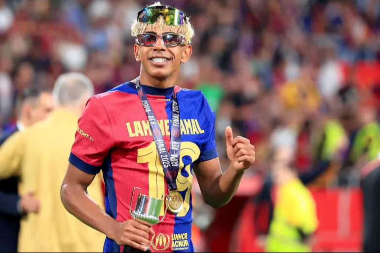 Barça'dan Lamine Yamal sürprizi! Barcelona, 17'lik yıldızı 2031'e kadar renklerine bağladı - 2. Resim