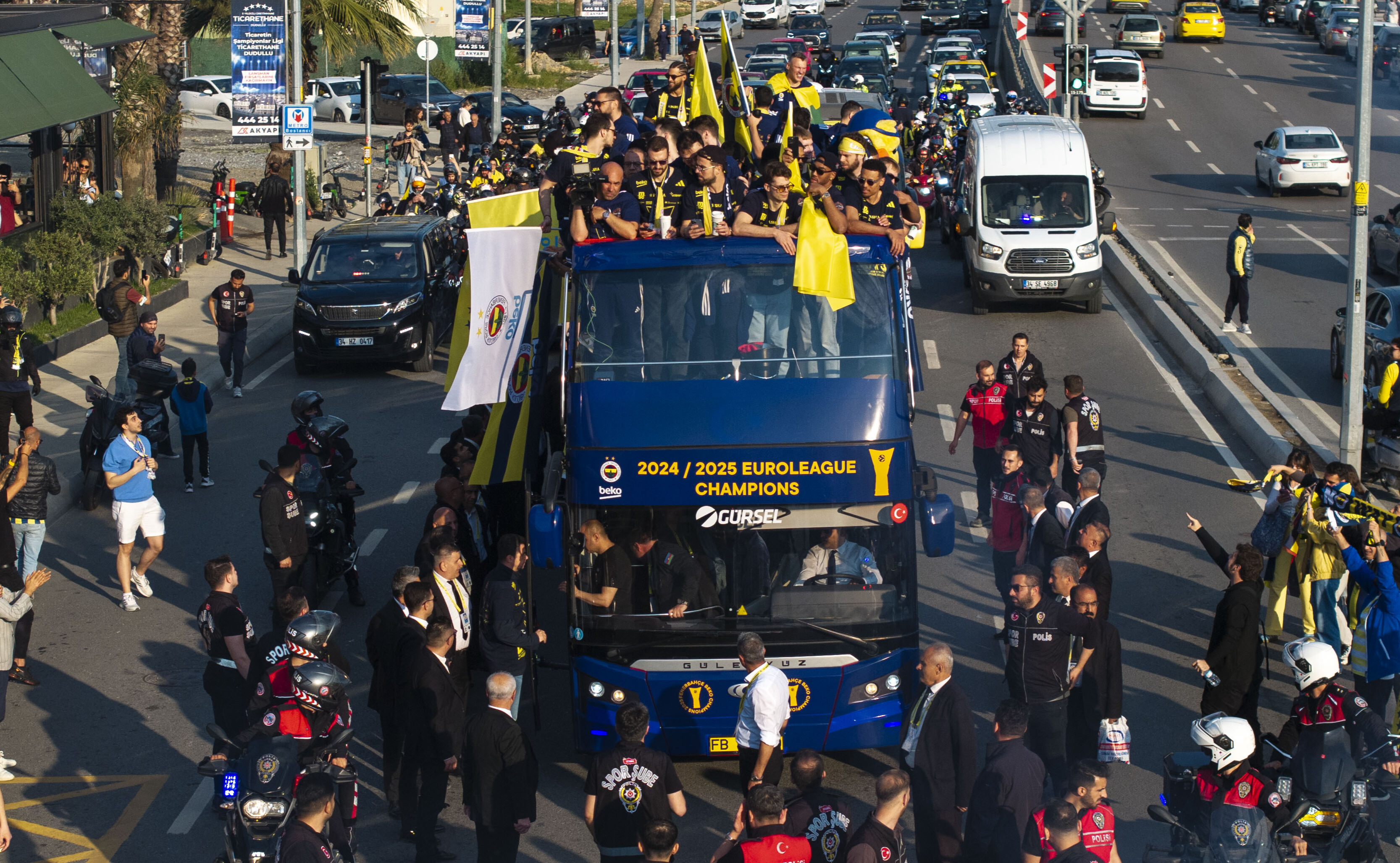 Fenerbahçe Beko, üst üste ikinci EuroLeague şampiyonluğunu kutluyor - 1. Resim