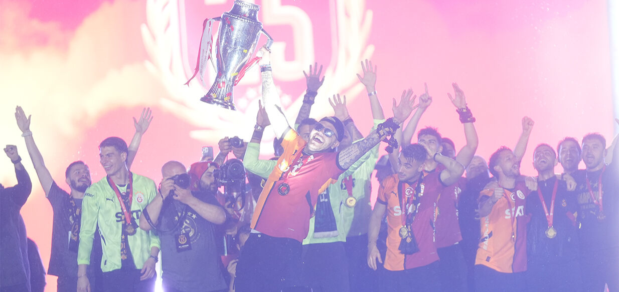 Galatasaray'da Fernandao Muslera'ya veda! Yeni kaptanlar belli oldu Galatasaray'da Fernandao Muslera'ya veda! Yeni kaptanlar belli oldu - 3. Resim