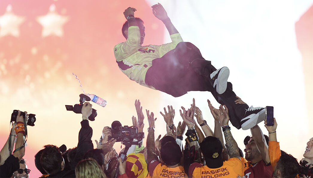 Galatasaray'da Fernandao Muslera'ya veda! Yeni kaptanlar belli oldu Galatasaray'da Fernandao Muslera'ya veda! Yeni kaptanlar belli oldu - 1. Resim