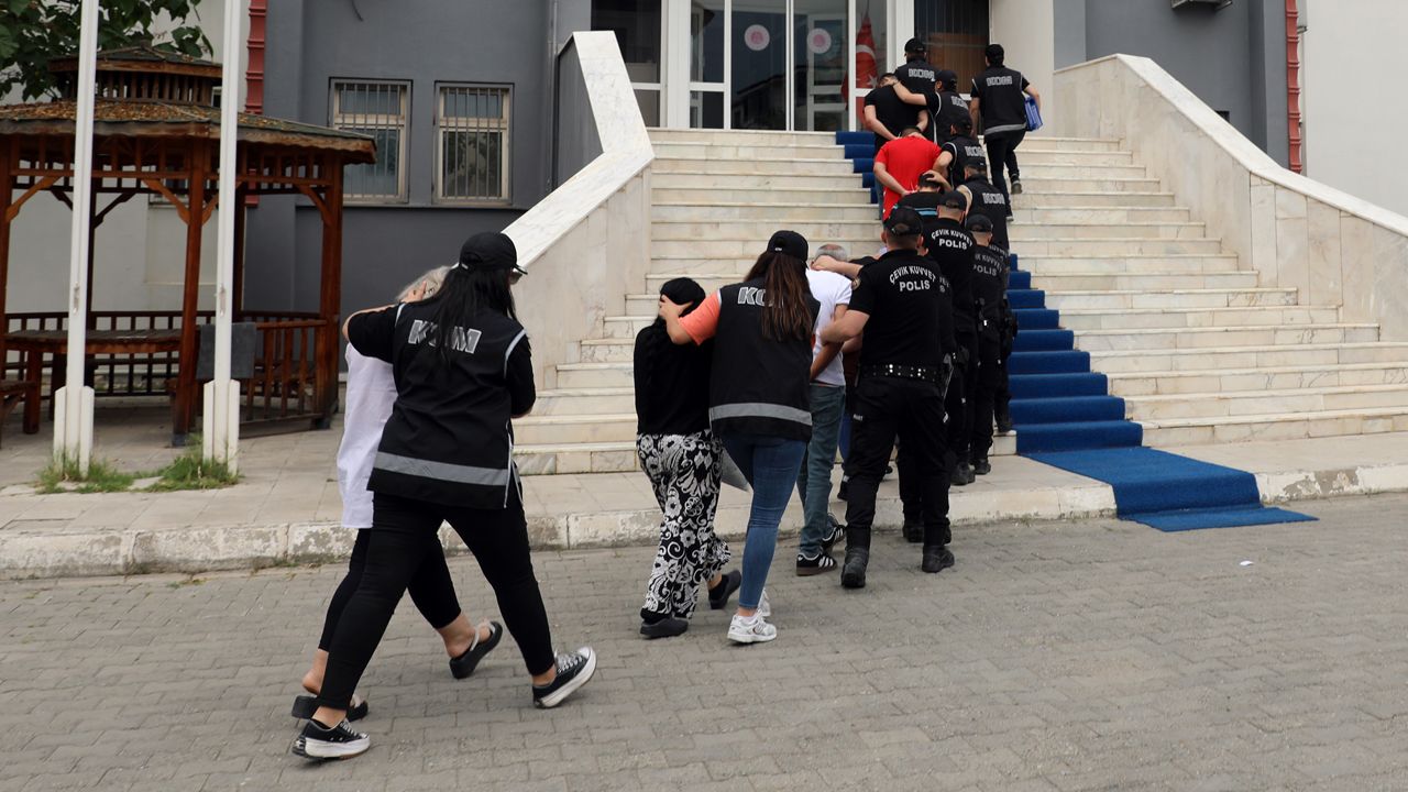 Iğdır&#039;da rüşvet, uyuşturucu ve fuhuş çetesine darbe: Çok sayıda tutuklama var