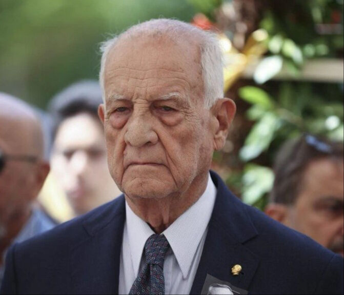 İnan Kıraç'ın fiili ehliyetinin kaldırılmasına karar verildi İnan Kıraç'ın fiili ehliyetinin kaldırılmasına karar verildi - 1. Resim