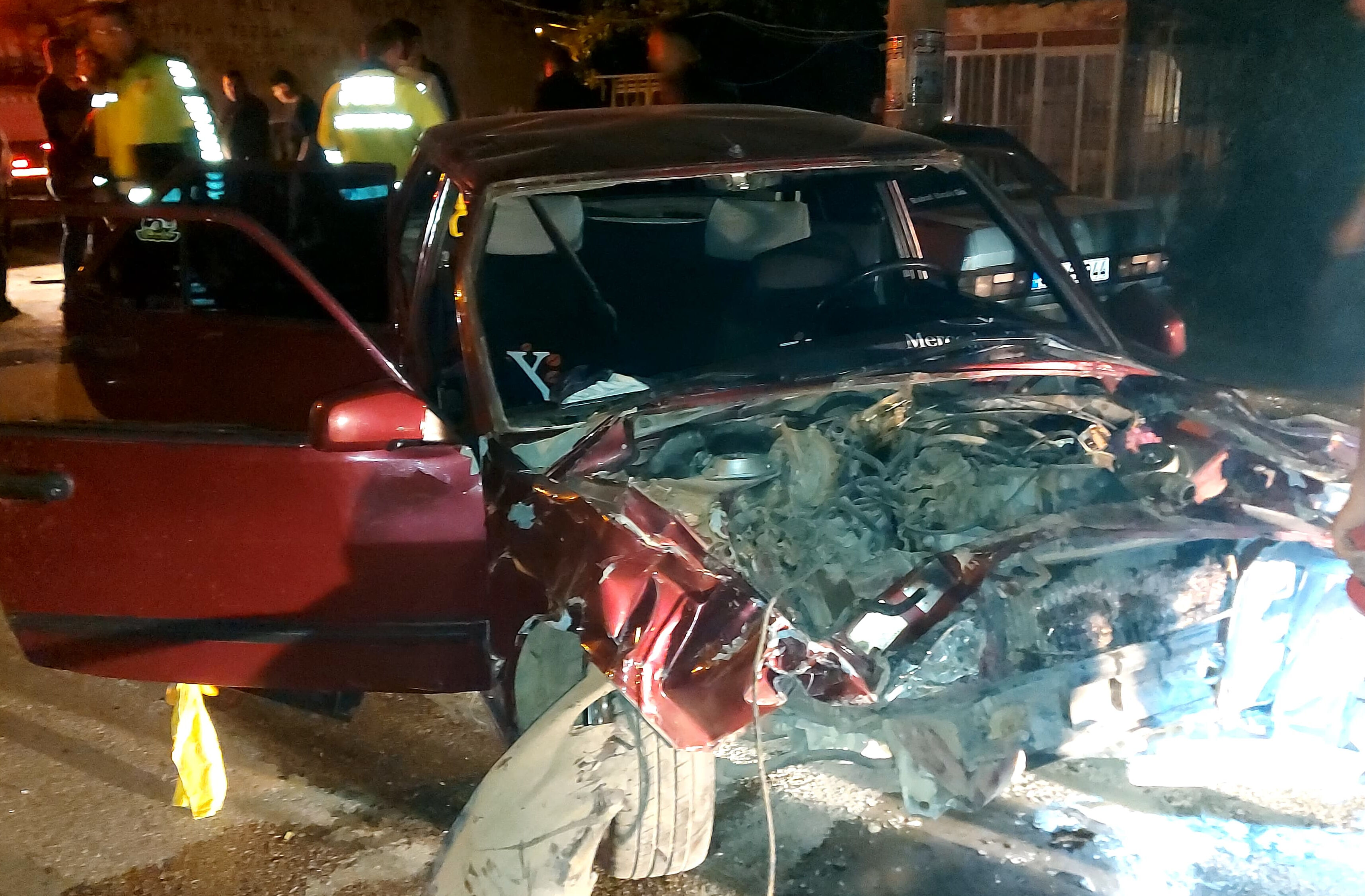 Isparta'da iki otomobil çarpıştı: Yaralılar var - 1. Resim