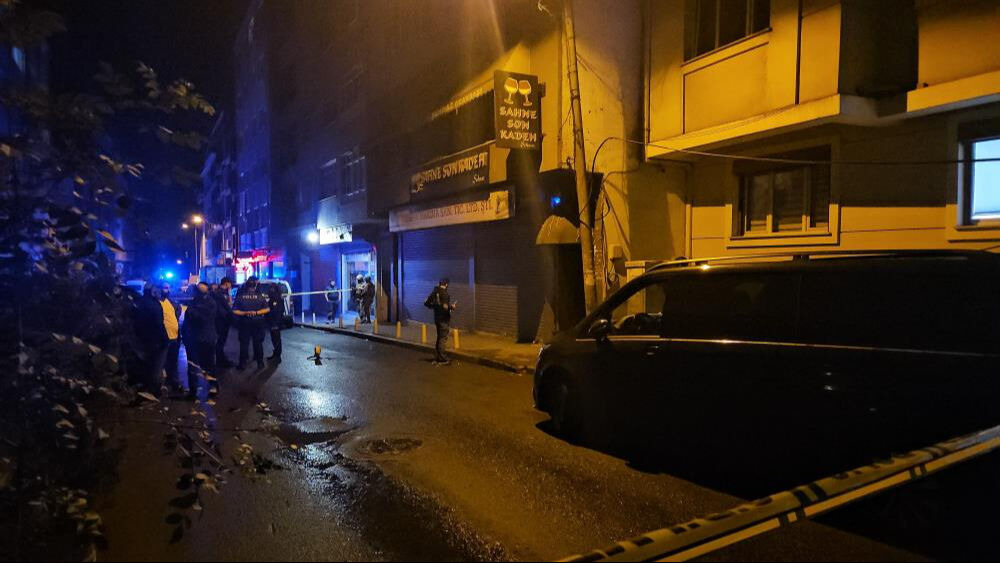 İstanbul'da eğlence mekanına el bombası atıldı! Çok sayıda yaralı var İstanbul'da eğlence mekanına el bombası atıldı! Çok sayıda yaralı var - 4. Resim