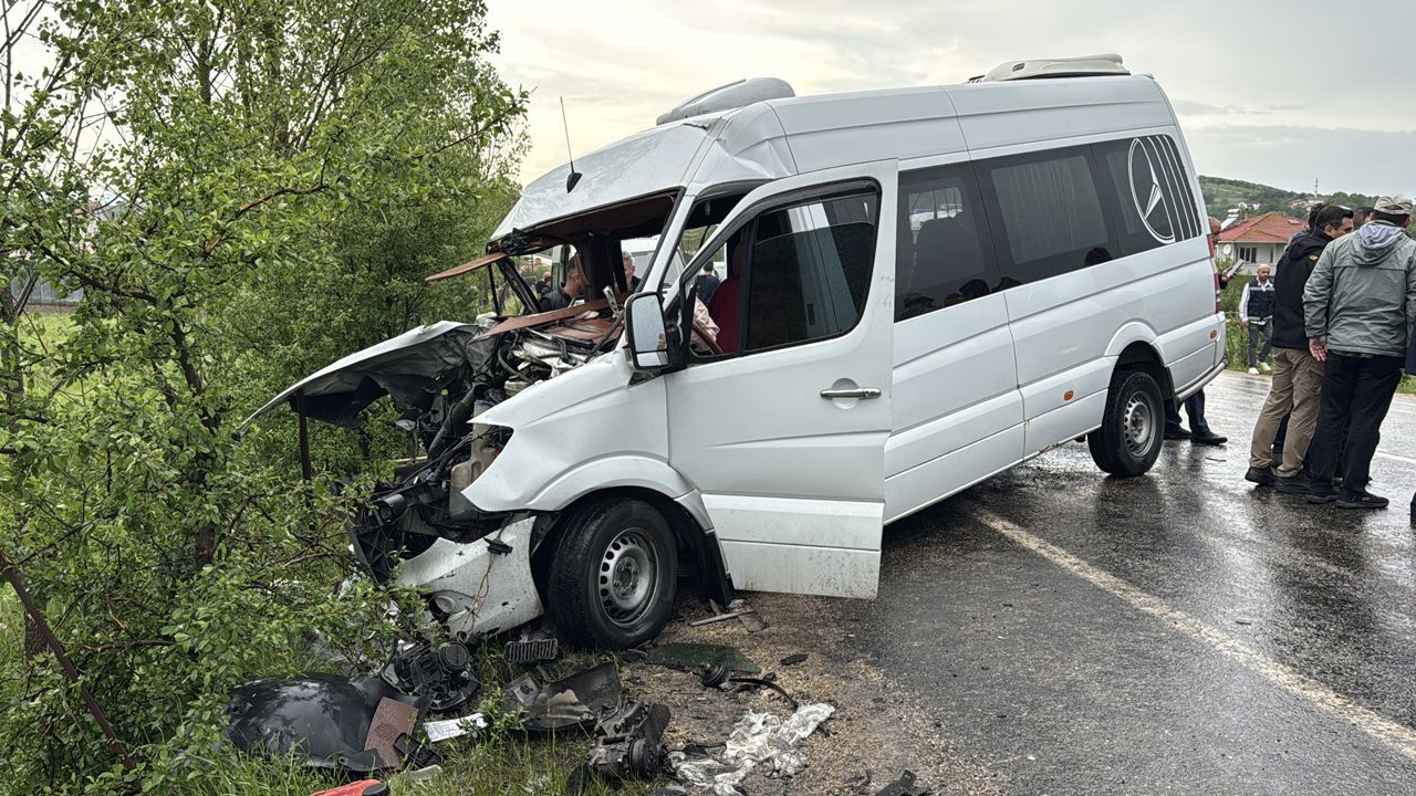 Karabük'te zincirleme kaza: 9 kişi yaralandı Karabük'te zincirleme kaza: 9 kişi yaralandı