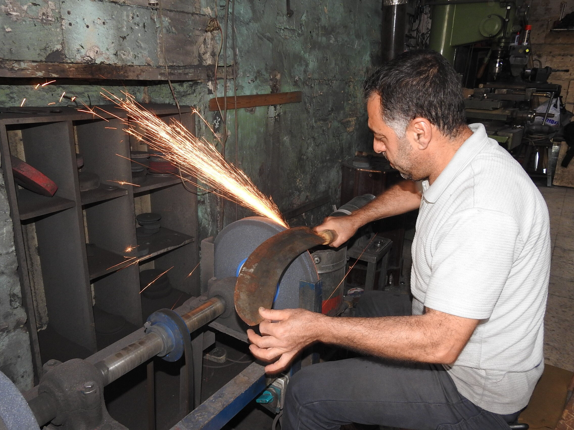 Kurbanın kabul olması onların ustalığına bağlı! En iyi bıçaklar için mesaiyi arttırdılar - 1. Resim
