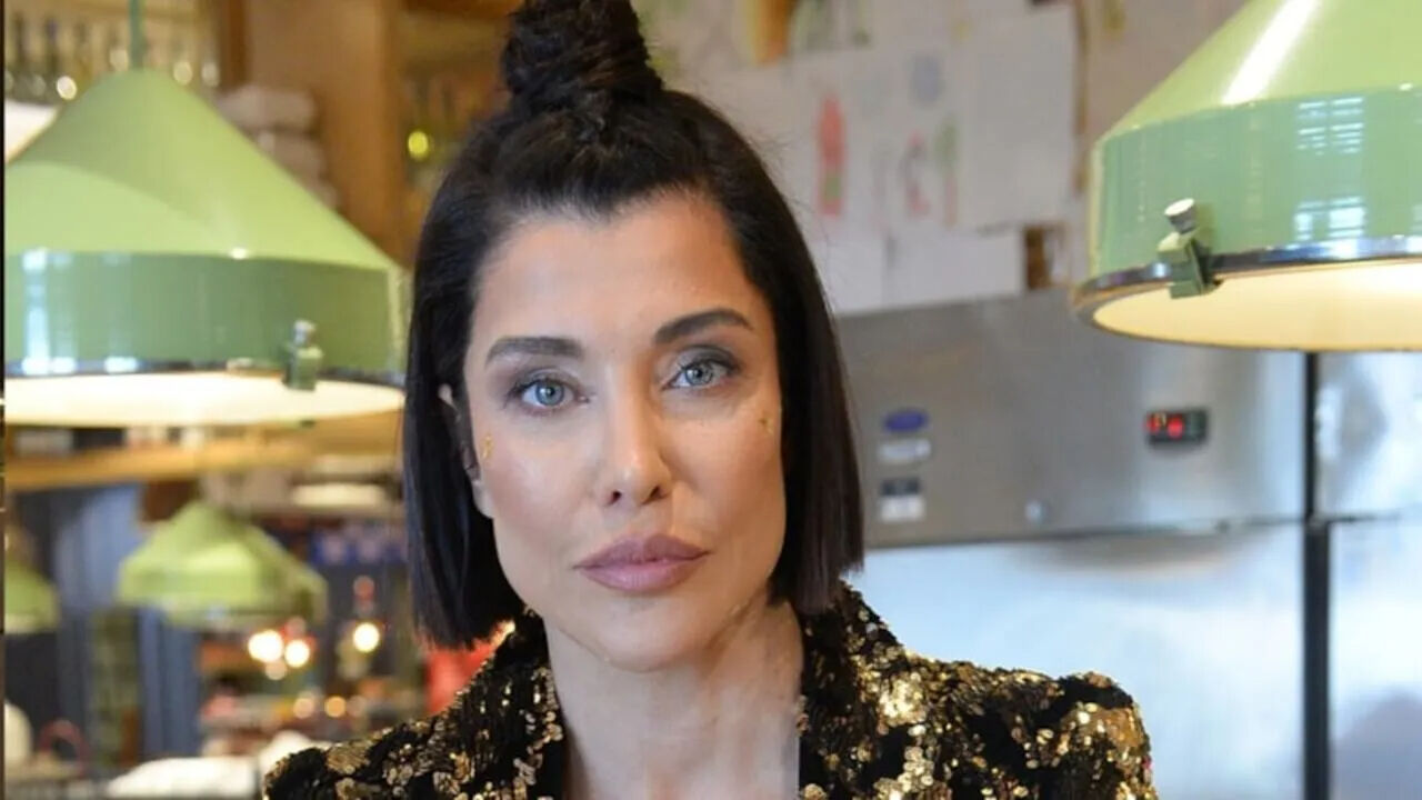 Oyuncu Deniz Akkaya'ya hapis cezası şoku! - 4. Resim