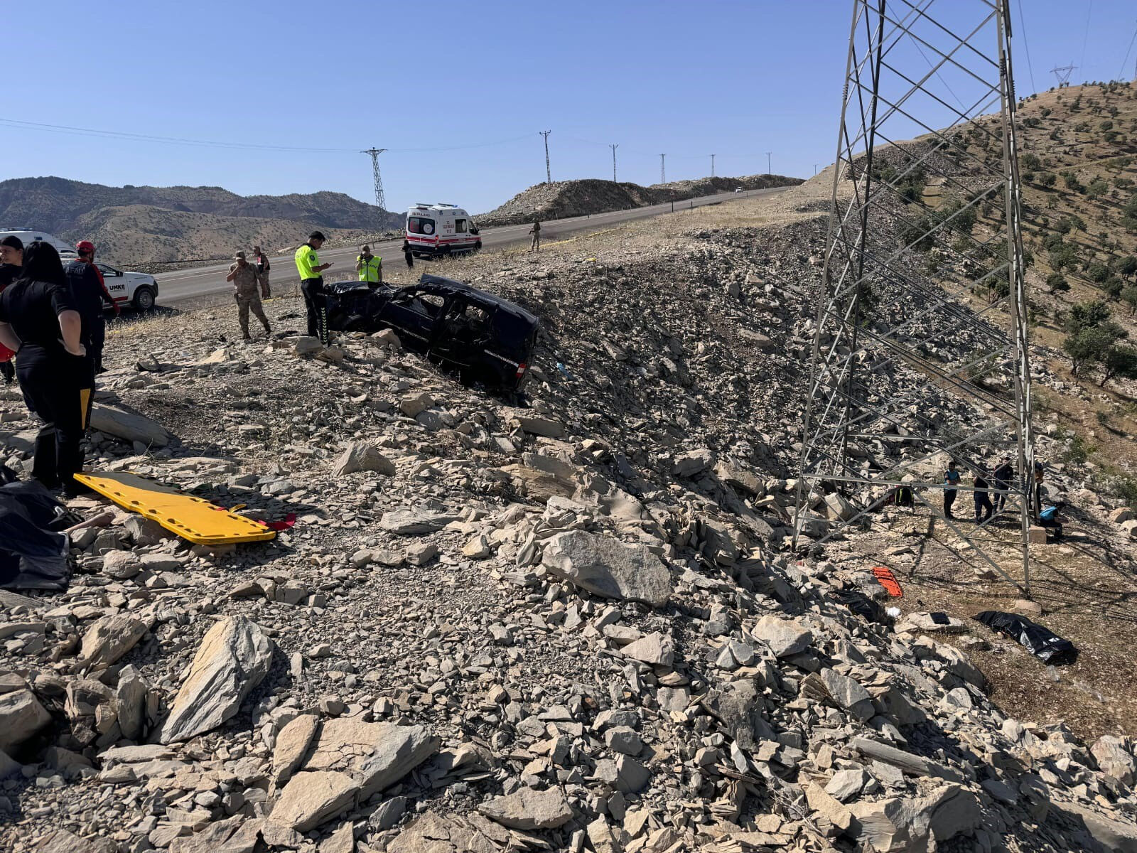 Şırnak bu kazaya ağlıyor: Anne ve 3 kızı feci şekilde can verdi - 1. Resim