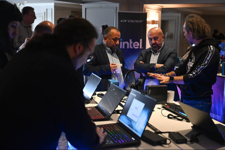 Türkiye'de satışa sunuldu! 12 bin liraya varan indirim kampanyası uygulanacak, son tarih 31 Mayıs: ERAZER, RTX 50 serili ekran kartlı dizüstü bilgisayarlarının fiyatı ne kadar? - 1. Resim