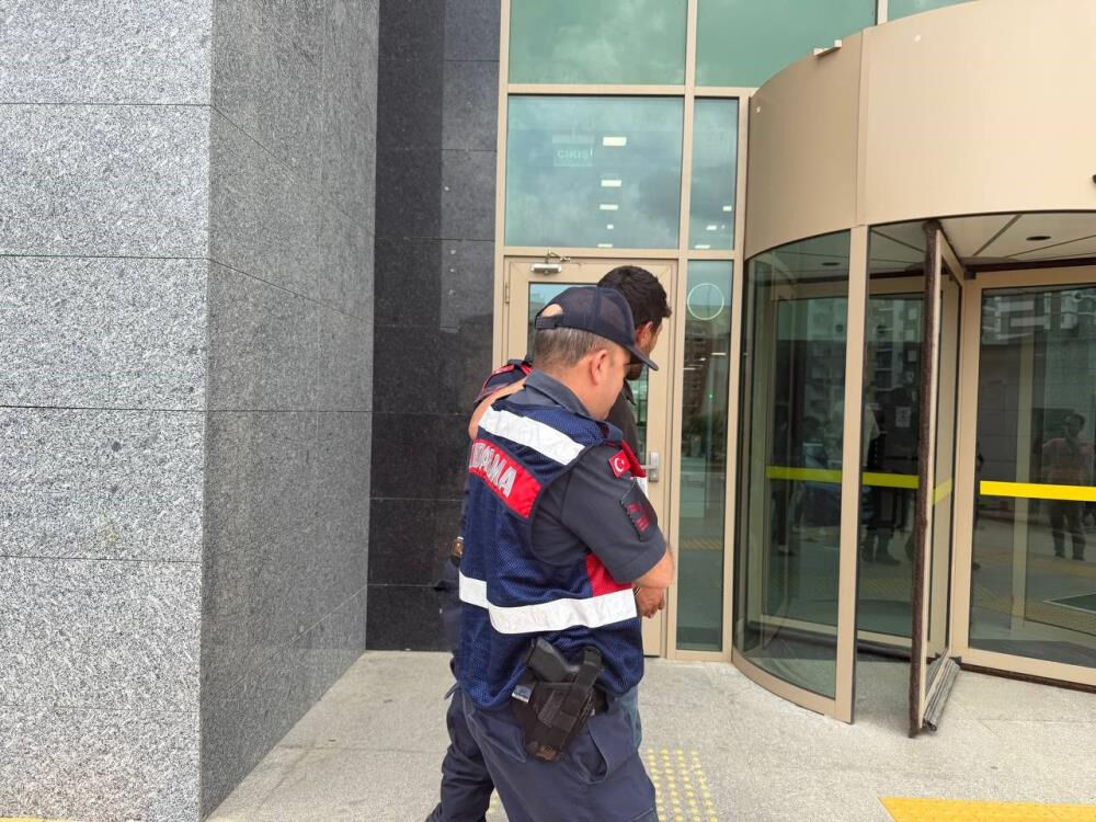 112'yi arayıp 'Beni jandarma yakalayamaz' dedi! Aynı g&uuml;n yakayı ele verdi - 1. Resim