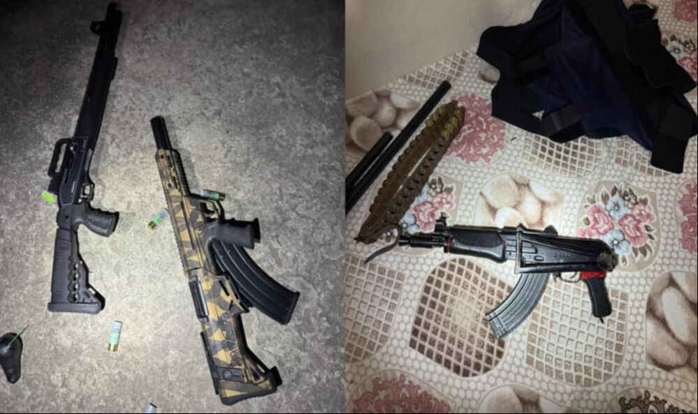 Adana'da 5 adrese operasyon! EYP ile biri kalaşnikof 6 silah ele geçirildi - 1. Resim