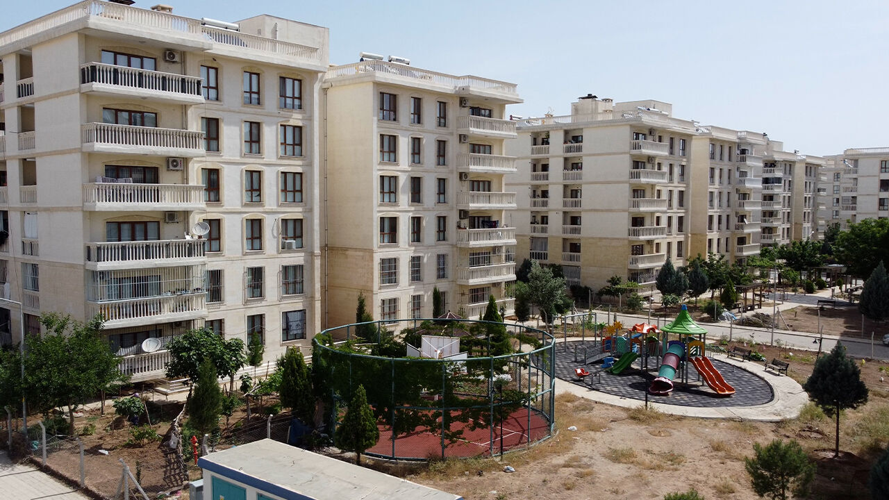 Bakan Kurum yeniden inşa edilen ilçeyi paylaştı: Terörün izlerini siliyoruz Bakan Kurum yeniden inşa edilen ilçeyi paylaştı: Terörün izlerini siliyoruz - 4. Resim