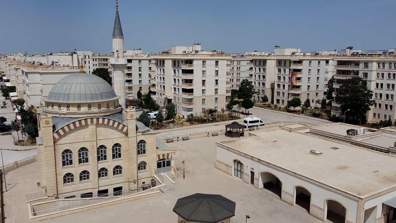 Bakan Kurum yeniden inşa edilen ilçeyi paylaştı: Terörün izlerini siliyoruz Bakan Kurum yeniden inşa edilen ilçeyi paylaştı: Terörün izlerini siliyoruz - 2. Resim