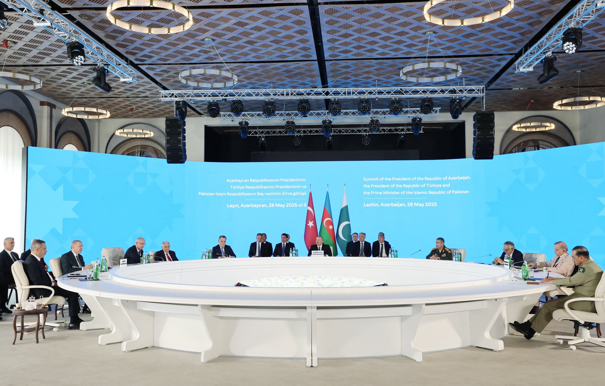 Cumhurbaşkanı Erdoğan, Azerbaycan'da!