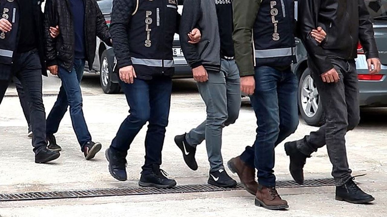Düğmeye basıldı: Sosyal medya dolandırıcılarına ağır darbe! Düğmeye basıldı: Sosyal medya dolandırıcılarına ağır darbe!