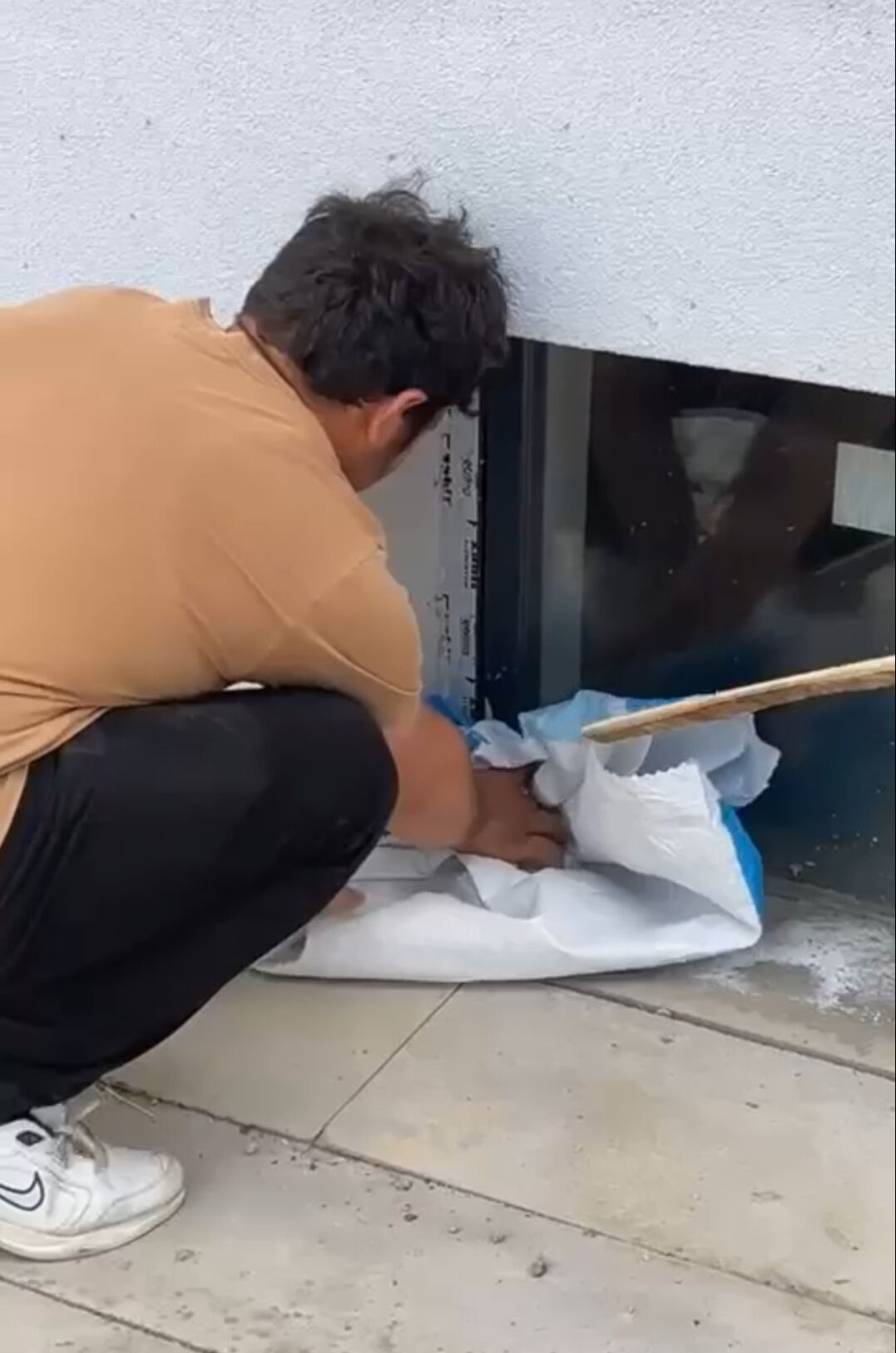 Havalar ısındı, engerek yılanları ortaya çıktı: Öğrenciler soluğu öğretmenlerinin yanında aldı - 3. Resim