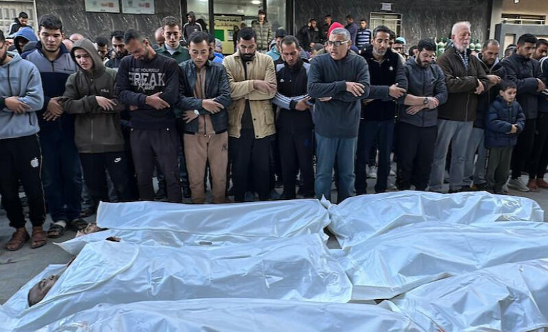 İsrail, Gazze'de gıda yardımı için bekleyen kalabalığı vurdu! Çok sayıda ölü ve yaralı var - 1. Resim