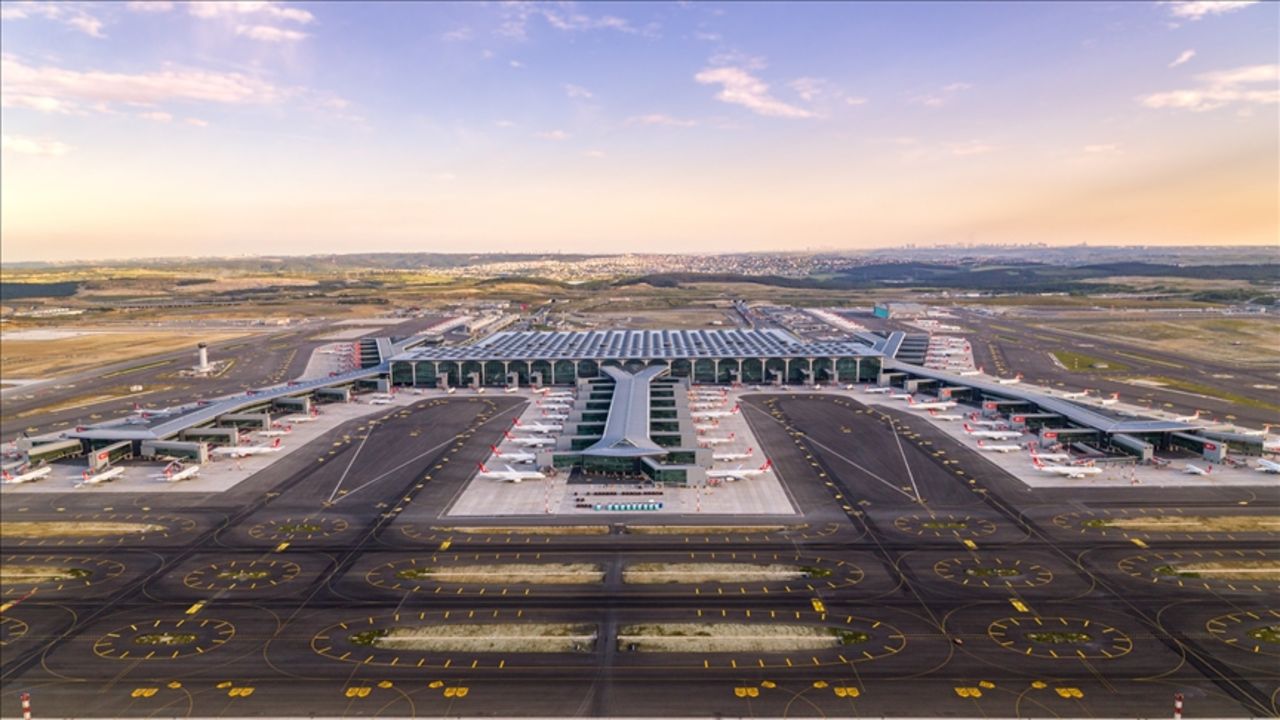 İstanbul Havalimanı'na 4. pist geliyor! 2026'da tamamlanacak İstanbul Havalimanı'na 4. pist geliyor! 2026'da tamamlanacak