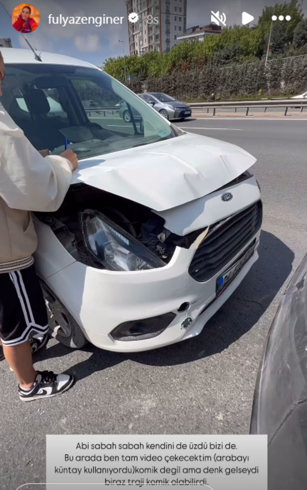 Oyuncu Fulya Zenginer trafik kazası geçirdi! Her video çektiğinde olay oluyor - 1. Resim