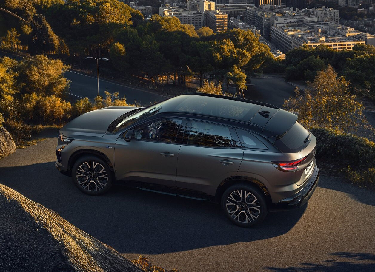 Renault Austral makyajla tazelendi: C-SUV&rsquo;da başarılı olabilecek mi? - 2. Resim