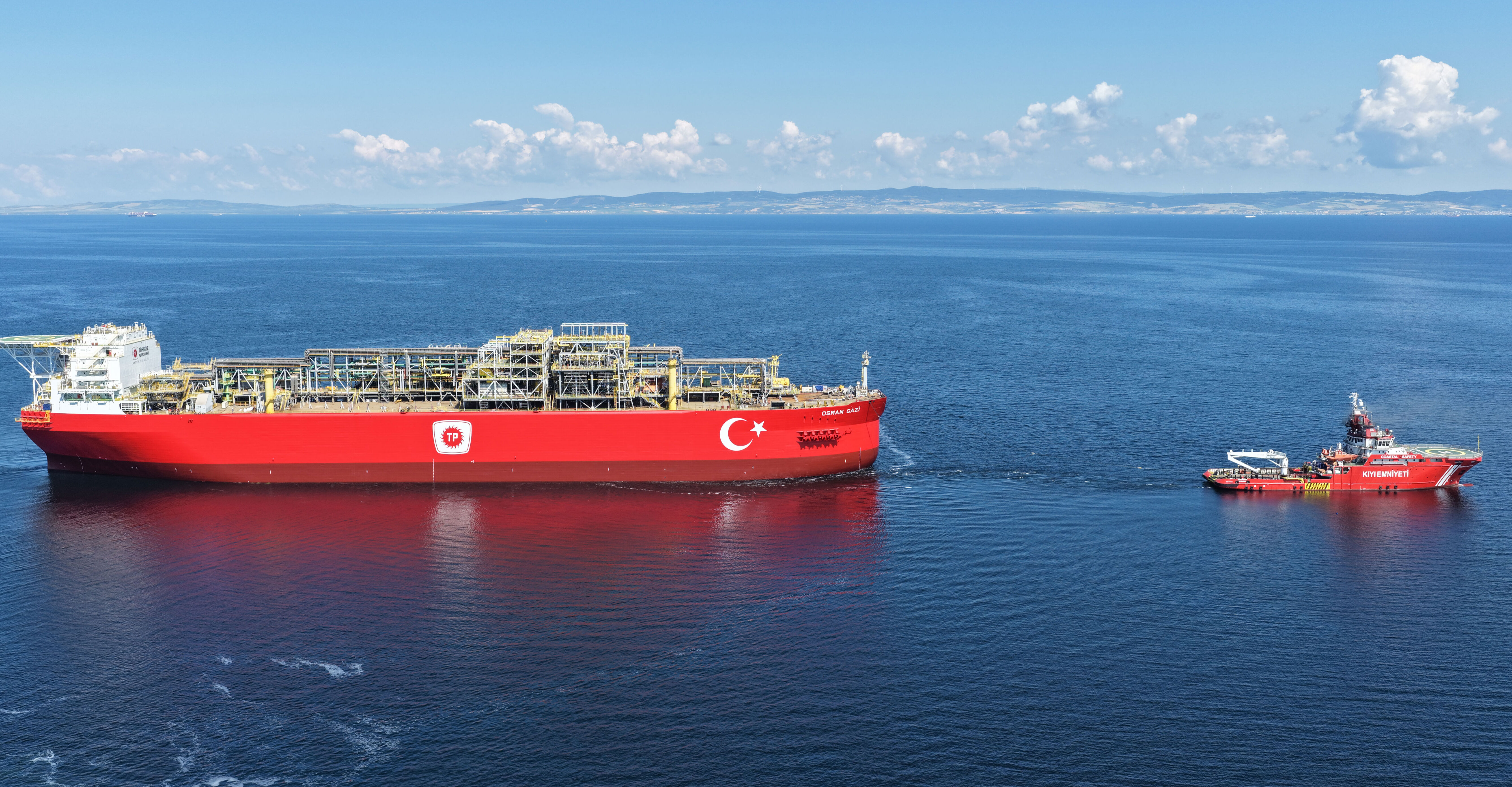 Türkiye'nin ilk yüzer gaz üretim platformu yarın Boğaz'dan geçecek! Cumhurbaşkanı Erdoğan uğurlayacak - 2. Resim