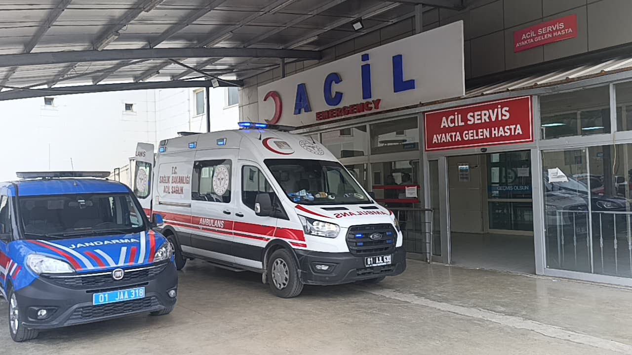 Yol verme kavgası kanlı bitti! 1’i polis 3 yaralı - 1. Resim