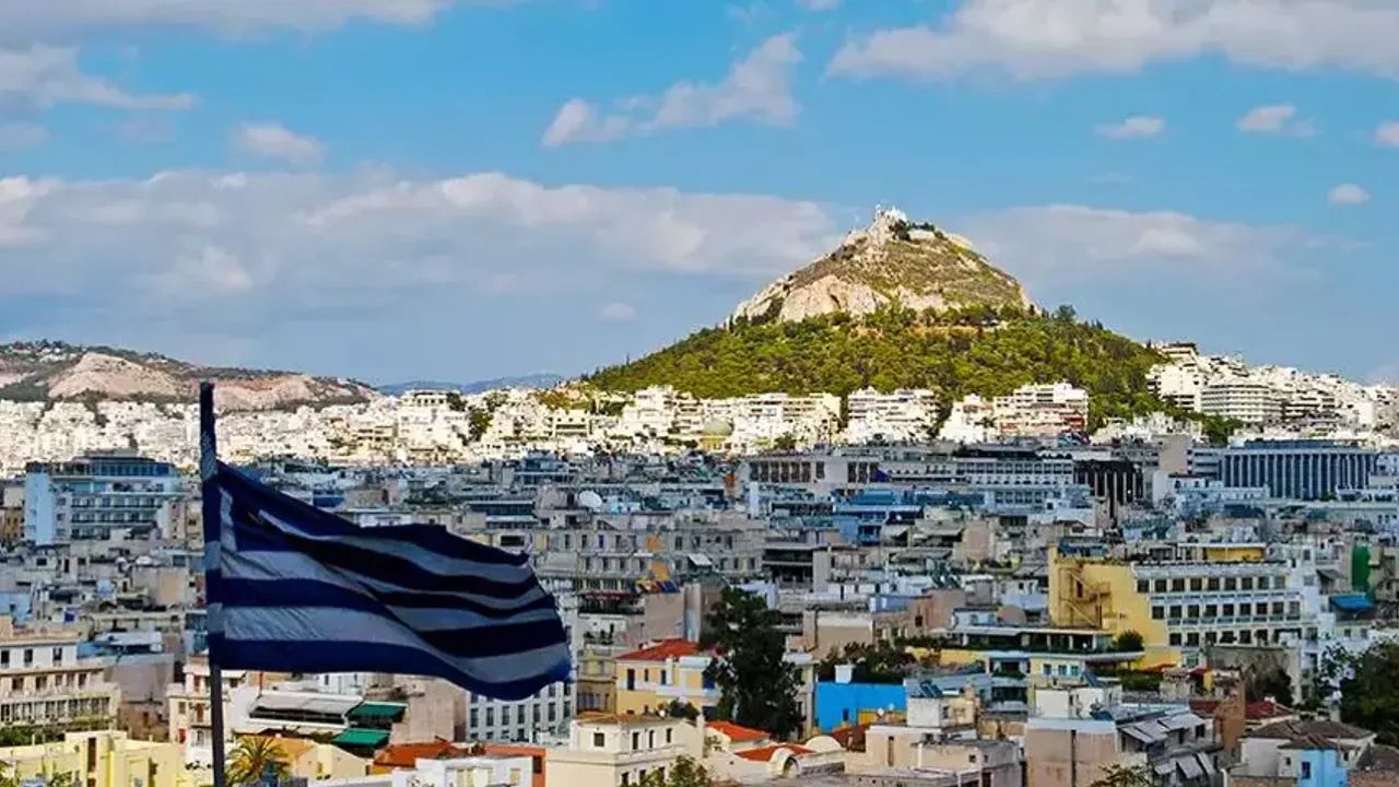 Yunanistan'da olağanüstü hal ilan edildi! İçme suyunda çıktı, ekipler harekete geçti Yunanistan'da olağanüstü hal ilan edildi! İçme suyunda çıktı, ekipler harekete geçti