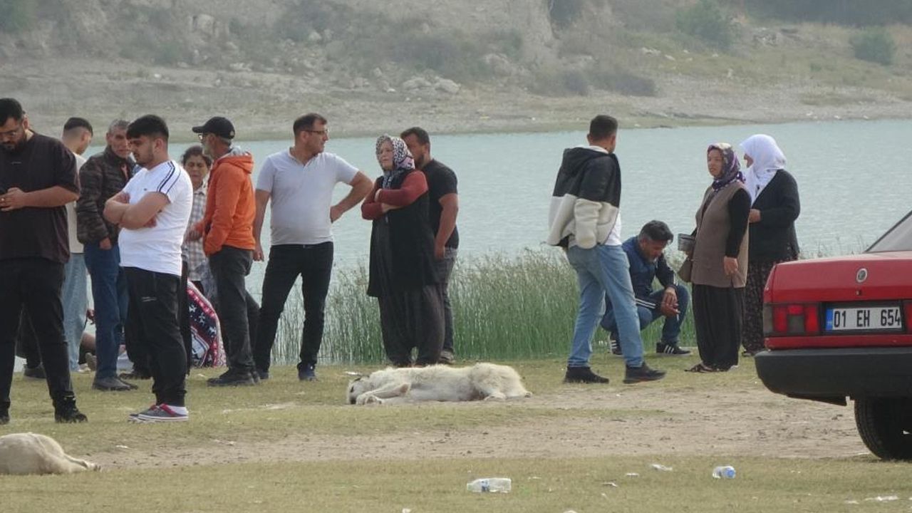Adana'da en acı bekleyiş! Göle düşen genç aranıyor Adana'da en acı bekleyiş! Göle düşen genç aranıyor