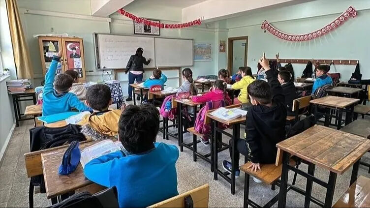 Bugün okul var mı? 29 Mayıs 2025 Perşembe okullarda ders var mı? İşte tatil bilgisi! - 3. Resim