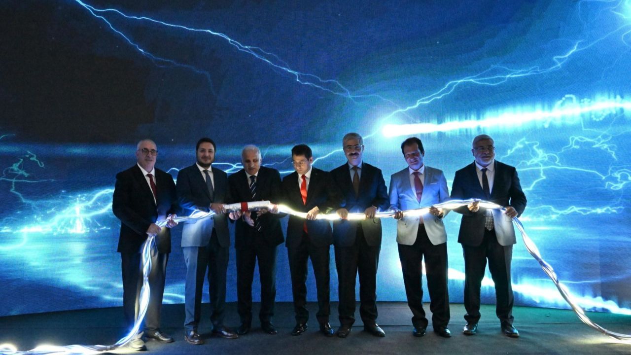 Dicle Elektrik’ten güneydoğuya 120 milyar TL’lik yatırım Dicle Elektrik’ten güneydoğuya 120 milyar TL’lik yatırım