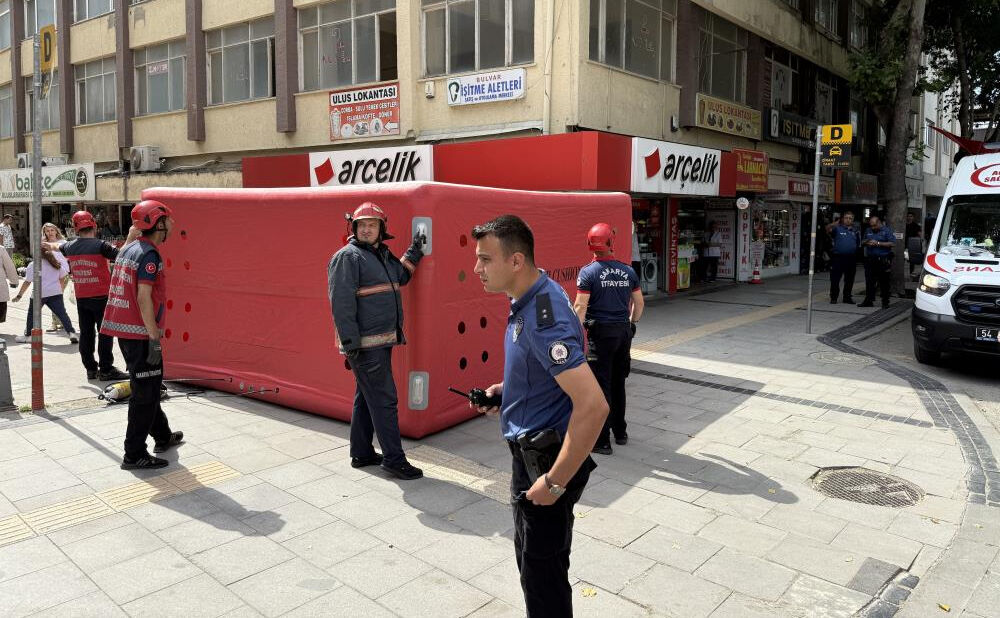 Film değil, gerçek: Şehir şehir gezip çatılara çıkıyor! - 2. Resim