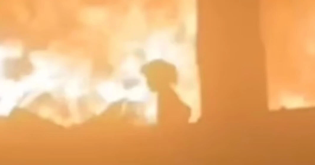 İsrail'in okul saldırısından alevler içinde yürüyerek çıktı! 5 yaşındaki Ward: Nasıl hayatta kaldım bilmiyorum - 1. Resim