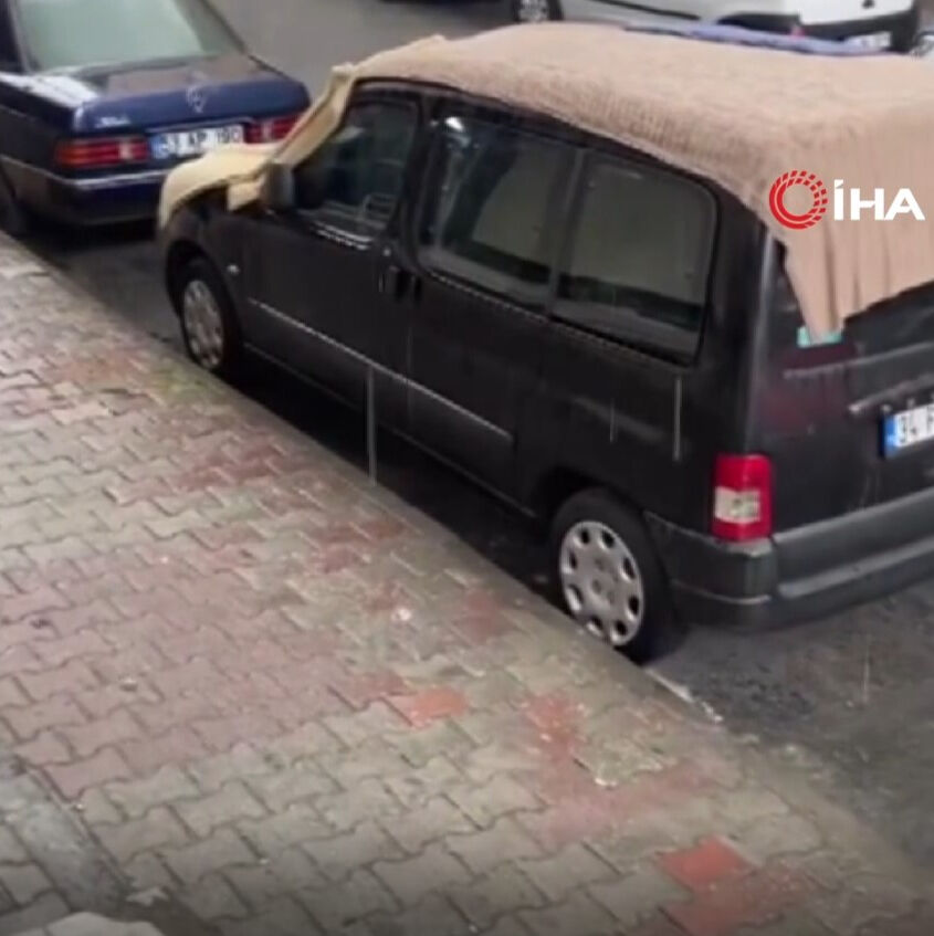 İstanbul'da sağanak ve dolu! Kısa sürede hayatı felç etti - 1. Resim