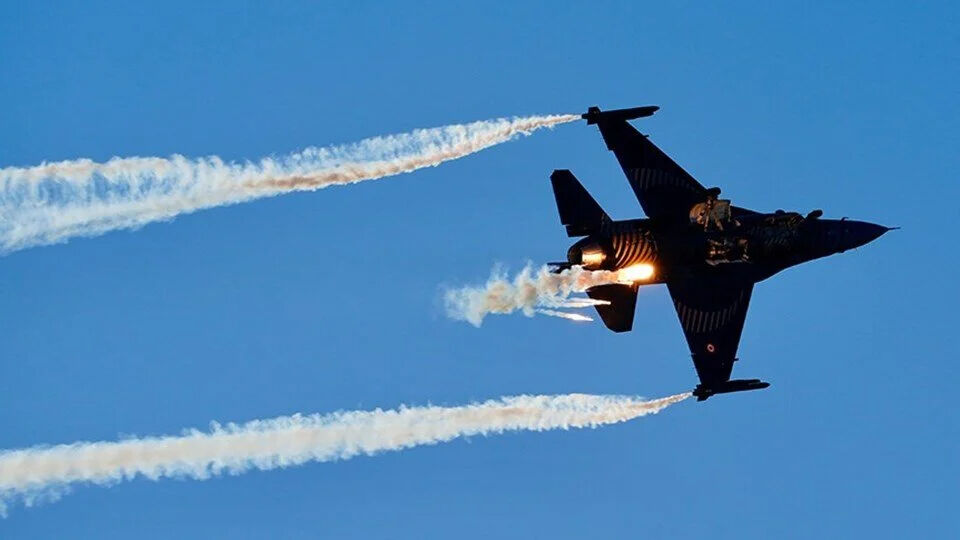 İstanbul'da uçak sesi sebebi nedir, jet sesi neden geliyor? 29 Mayıs İstanbul uçak sesleri araştırılıyor - 2. Resim