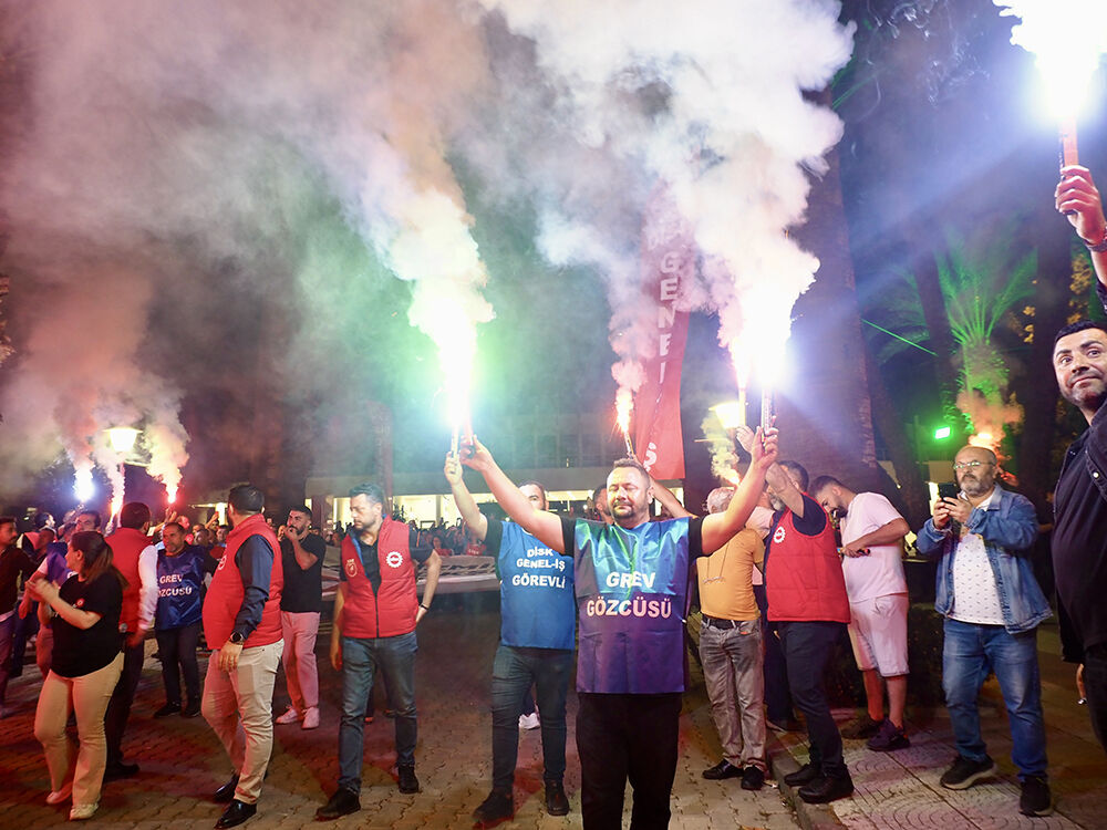 İzmir'de 23 bin işçi grev başlattı! Ulaşım başta olmak üzere birçok hizmet duracak... - 1. Resim