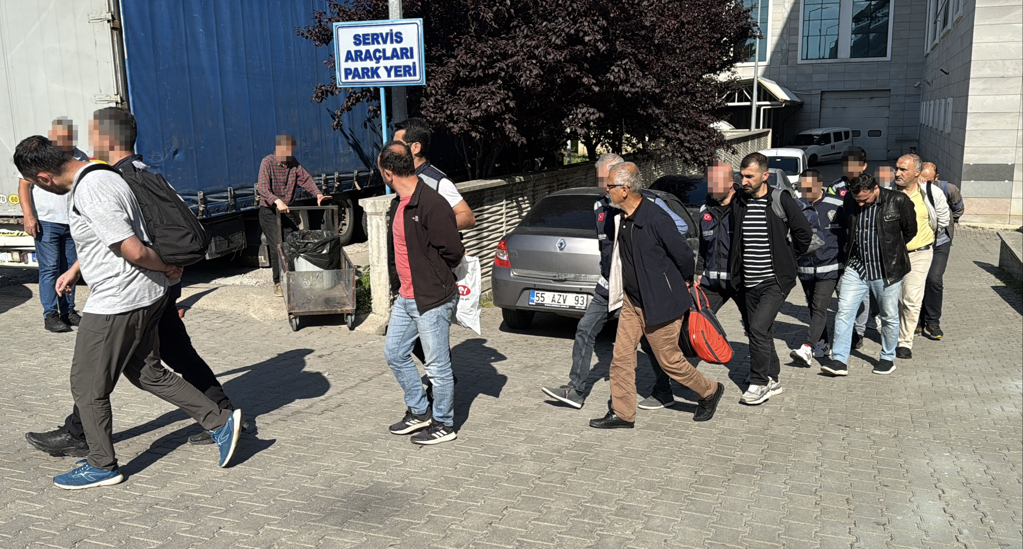 'Maydanoz Döner'e FETÖ operasyonu! 7 kişi adliyeye sevk edildi - 1. Resim