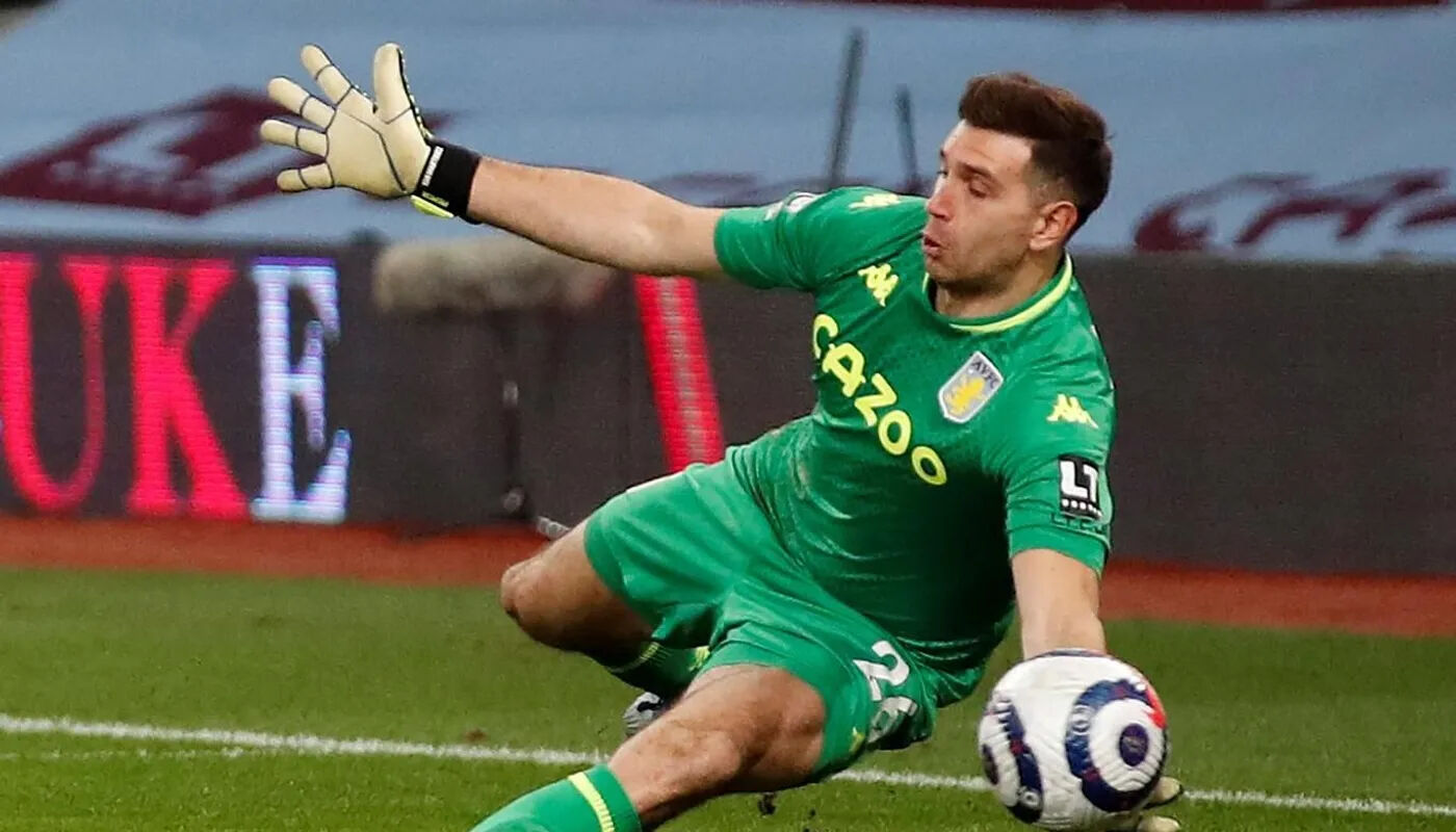 Muslera'ya veda eden Galatasaray'da taraftardan Emiliano Martinez'e çağrı: