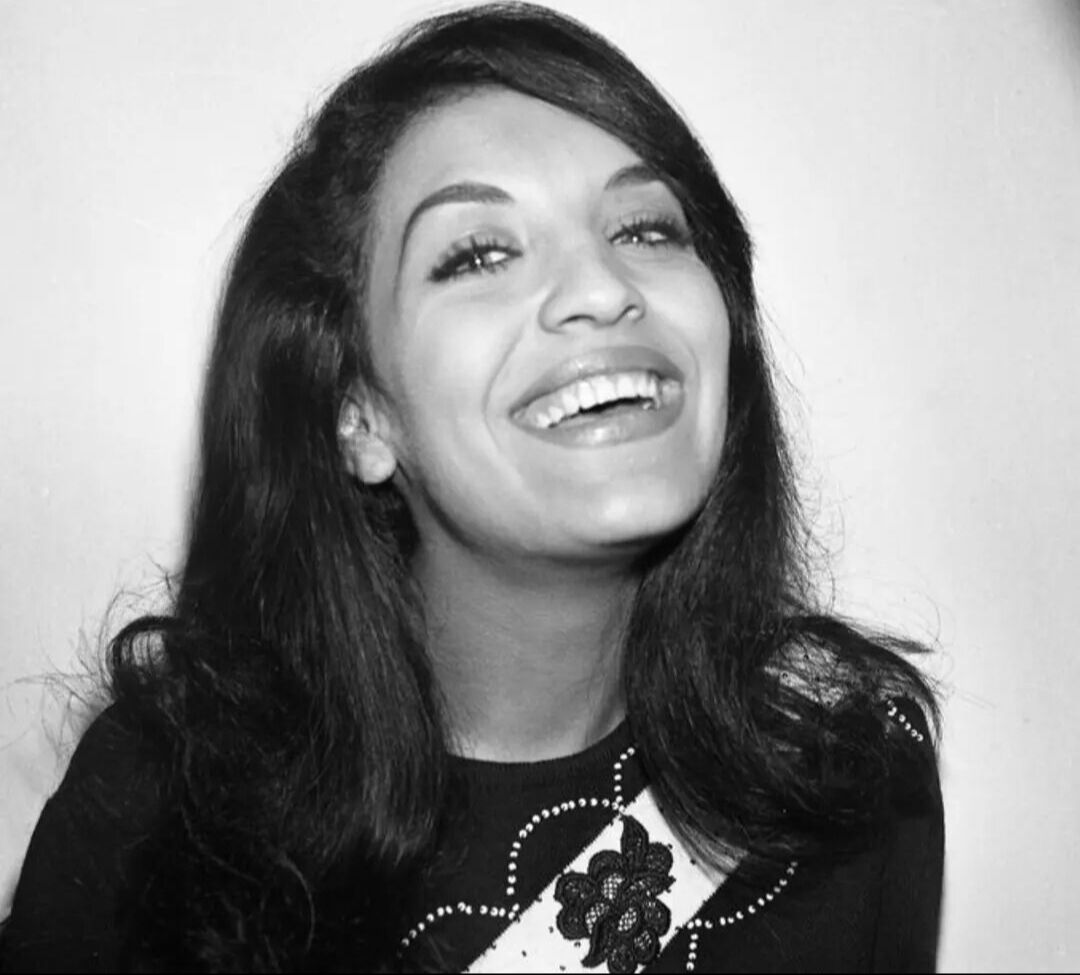 Oyuncu Devlet Devrim'e veda!