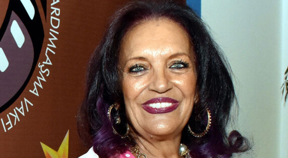 Oyuncu Devlet Devrim'e veda!