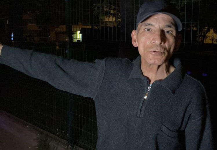 Süratli otomobil refüje çarptı! Sürücü aracı ve yaralıları bırakıp kaçtı Süratli otomobil refüje çarptı! Sürücü aracı ve yaralıları bırakıp kaçtı - 3. Resim