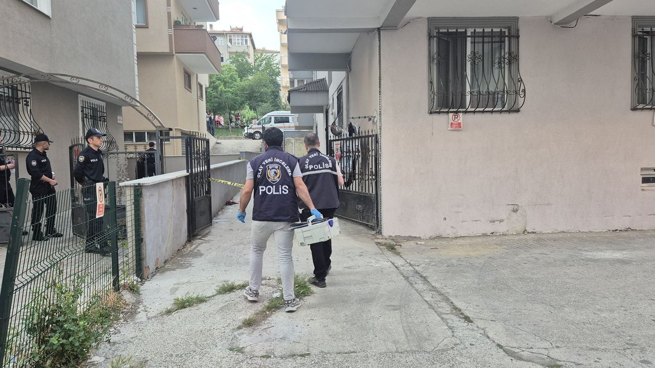 Tekirdağ'da acı olay: Apartmandan düşen çocuk hayatını kaybetti Tekirdağ'da acı olay: Apartmandan düşen çocuk hayatını kaybetti