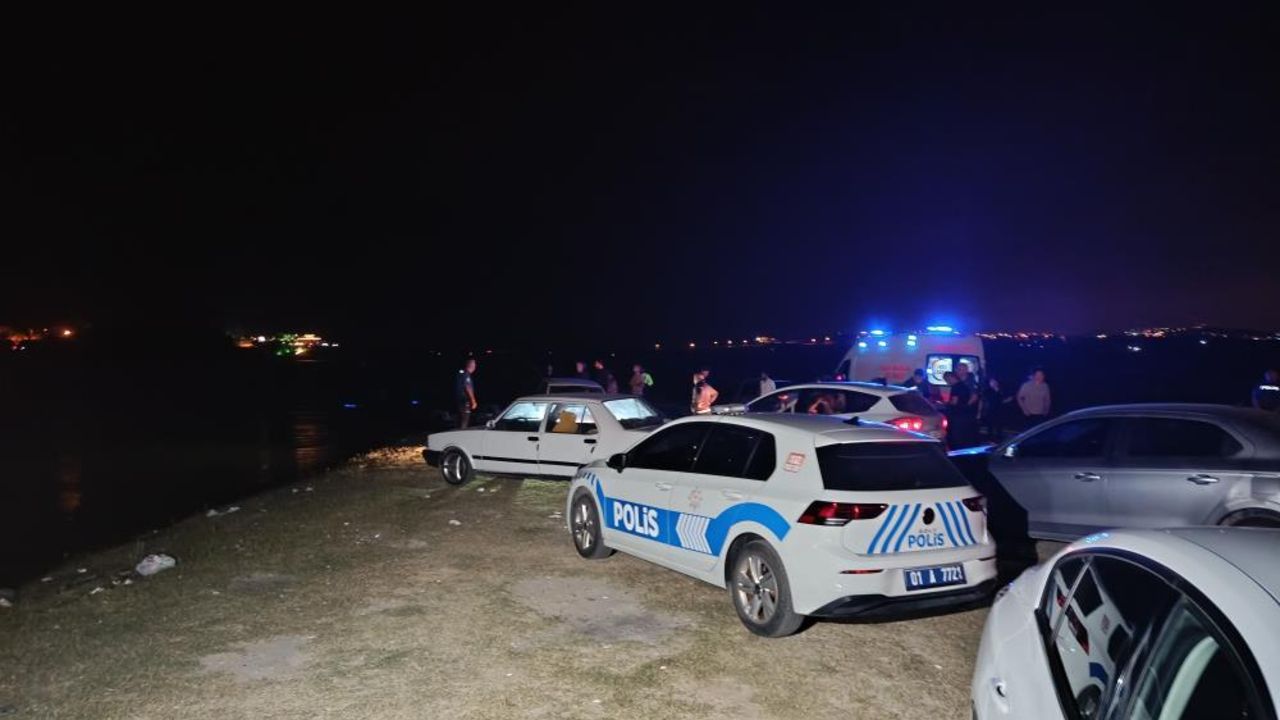 Tekne keyifleri facia ile son buldu! 5 kişi kurtarıldı ama Emirhan kayıp... Tekne keyifleri facia ile son buldu! 5 kişi kurtarıldı ama Emirhan kayıp...