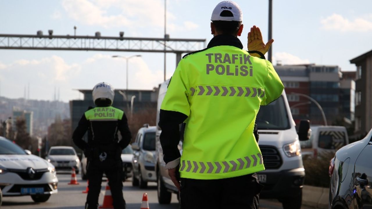 Yeni trafik cezaları 2025: Yeni trafik cezalarının artırılmasına dair kanun teklifi kabul edildi! Yeni trafik cezaları 2025: Yeni trafik cezalarının artırılmasına dair kanun teklifi kabul edildi!