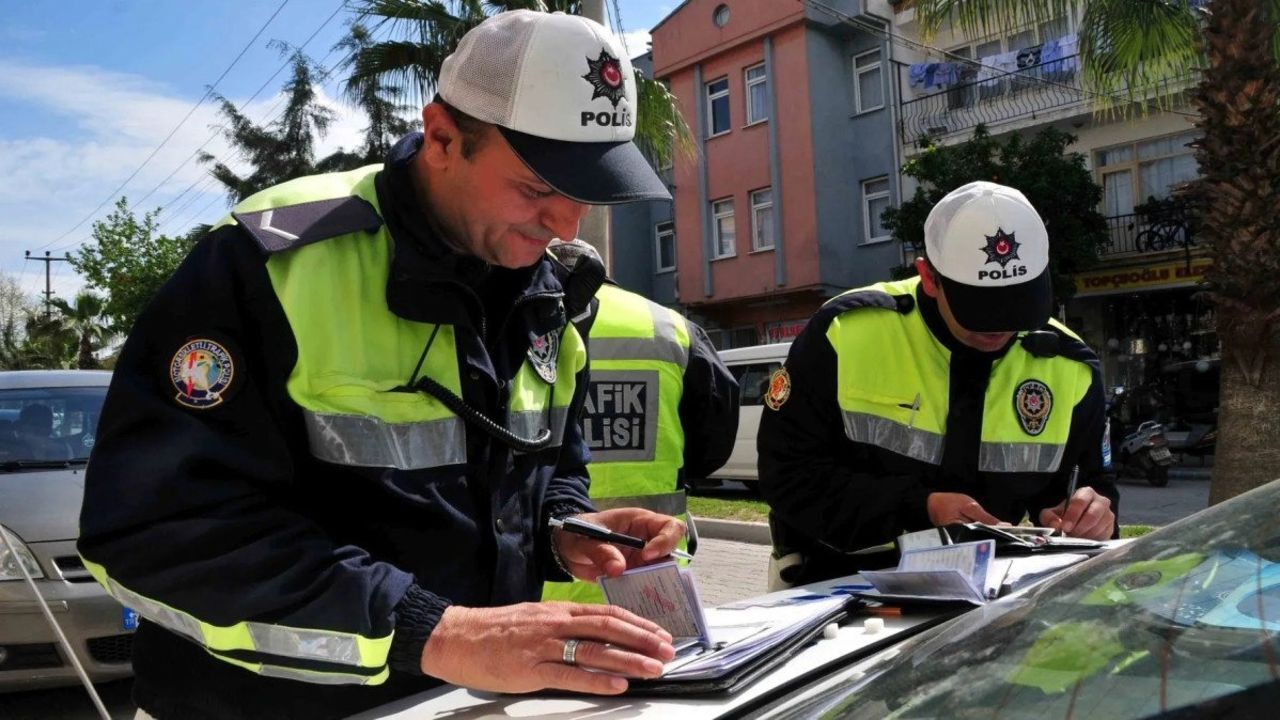 Yeni trafik cezaları ne zaman yürürlüğe girecek? 2025 trafik cezaları kanun teklifi Yeni trafik cezaları ne zaman yürürlüğe girecek? 2025 trafik cezaları kanun teklifi