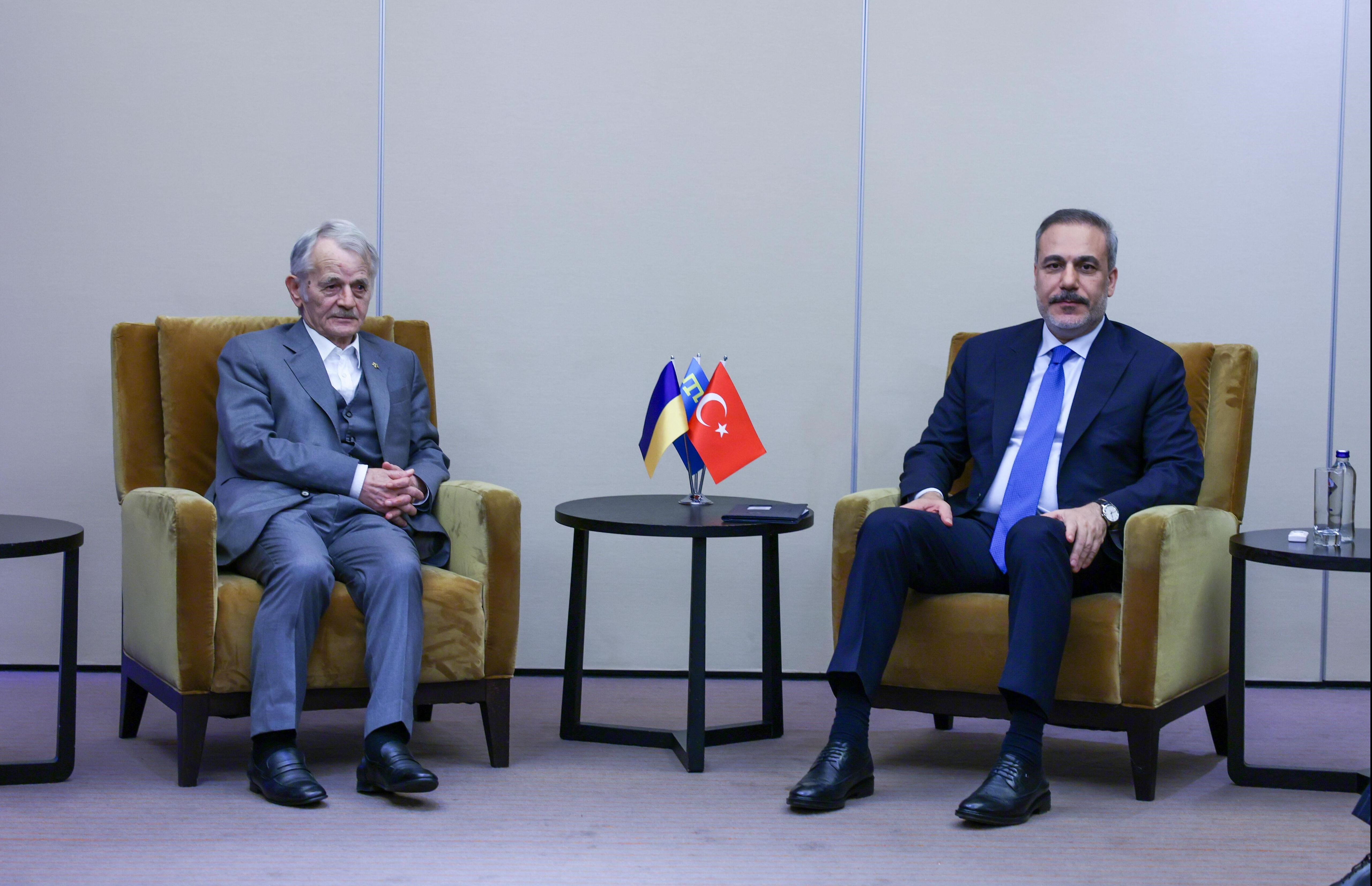 Dışişleri Bakanı Fidan, Kırım Tatarları ile g&ouml;r&uuml;şt&uuml; - 1. Resim