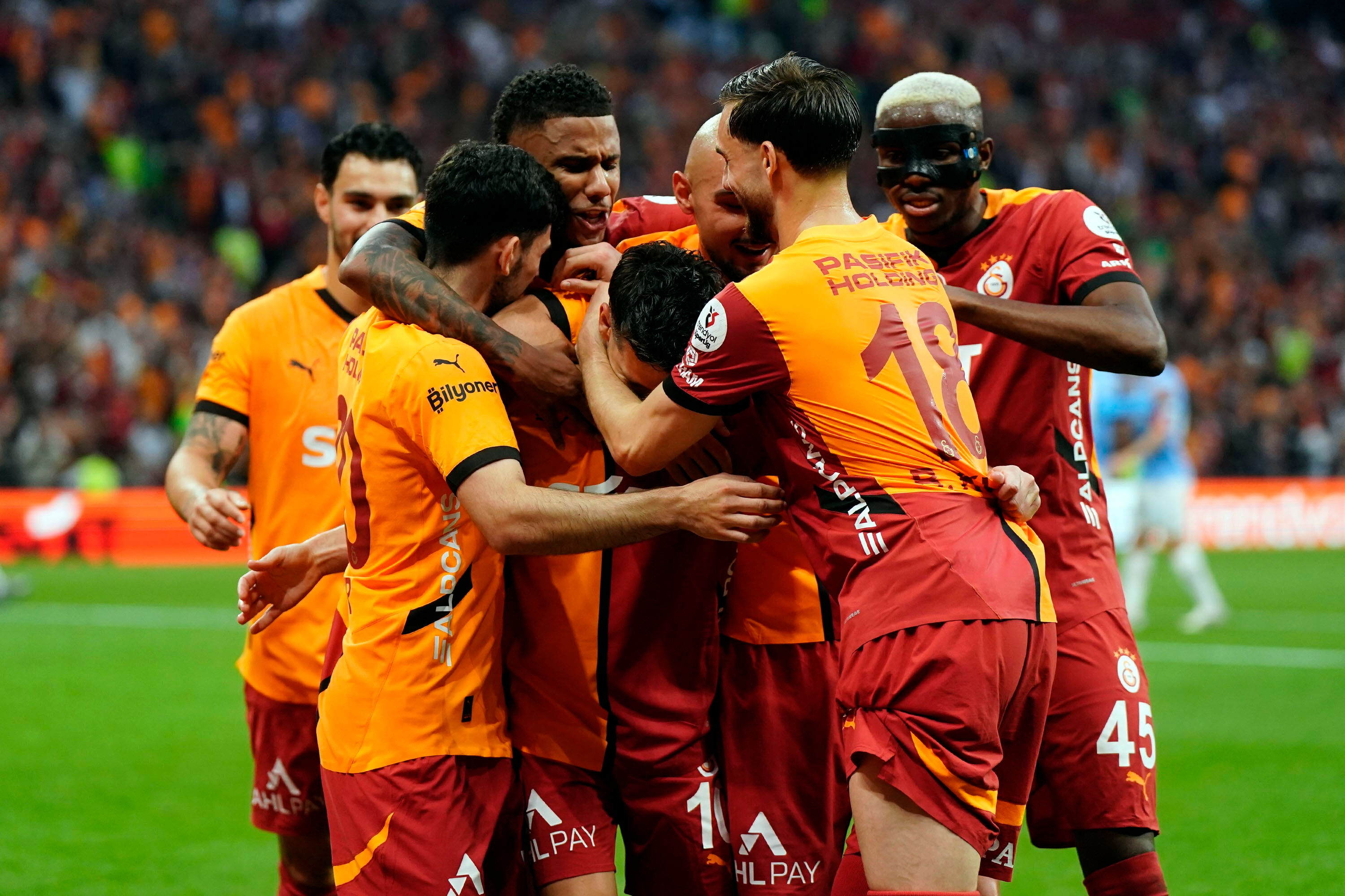 CANLI ANLATIM | Galatasaray - RAMS Başakşehir - 2. Resim
