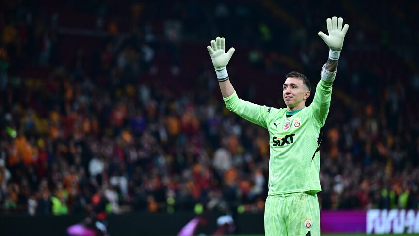 Galatasaray'da Muslera yerine hangi kaleci gelecek? Muslera'nın yeni takımı merak ediliyor Galatasaray'da Muslera yerine hangi kaleci gelecek? Muslera'nın yeni takımı merak ediliyor - 1. Resim